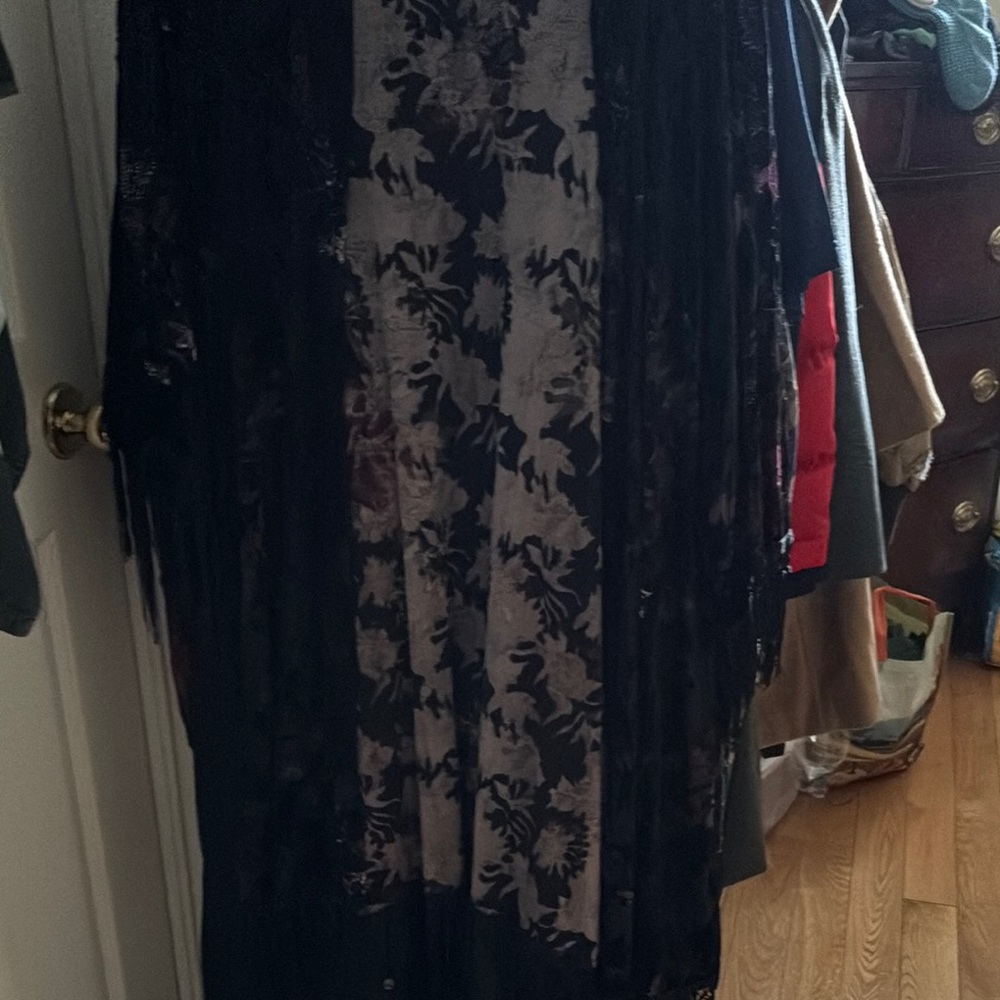 Elegant Black Floral Women's Kimono